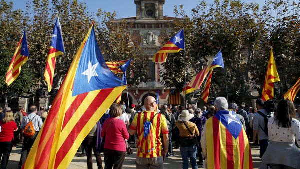 Partidarios de la independencia de Cataluña en Barcelona - Sputnik Mundo