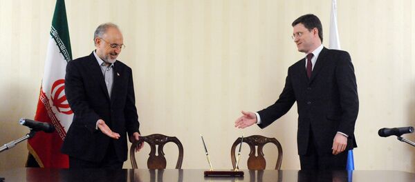 Ministro iraní de Asuntos Exteriores Alí Akbar Salehi y ministro ruso de Energía Alexandr Nóvak - Sputnik Mundo