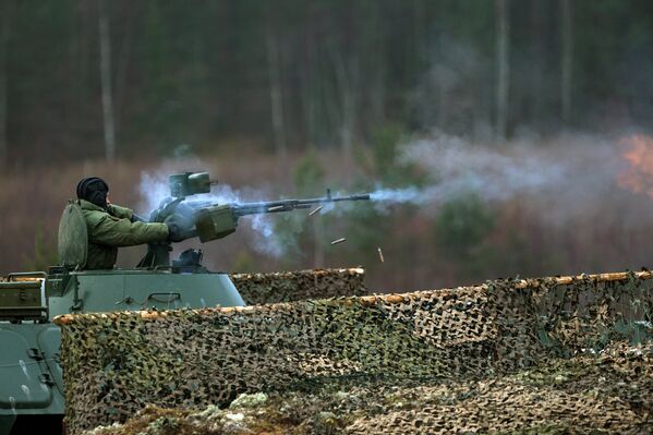 Entrenamiento de los cadetes de la Academia de Artillería Mijálovskaya - Sputnik Mundo