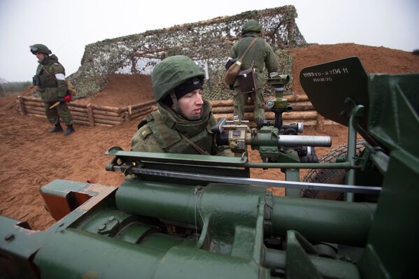 Entrenamiento de los cadetes de la Academia de Artillería Mijálovskaya - Sputnik Mundo