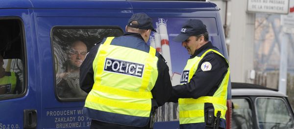 Policía francesa en la frontera con Alemania Policía francesa en la frontera con Alemania - Sputnik Mundo