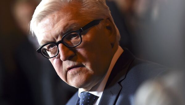 German Foreign Minister Frank-Walter Steinmeier listens to a journalist's question after the Normandy format meeting in German foreign ministry's guest house Villa Borsig in Berlin, November 6, 2015 - Sputnik Mundo