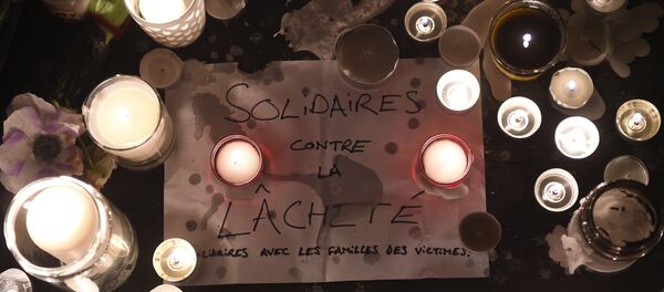 Homenaje a las víctimas de los ataques en París - Sputnik Mundo