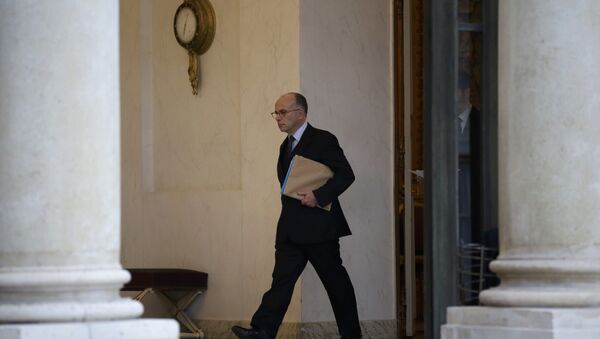 Bernard Cazeneuve, ministro del Interior de Francia - Sputnik Mundo