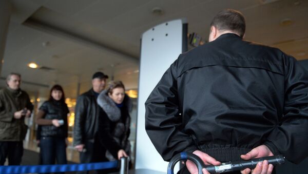 Control de seguridad en el aeropuerto Sheremétievo de Moscú (archivo) Control de seguridad en el aeropuerto Sheremétievo de Moscú (archivo) - Sputnik Mundo