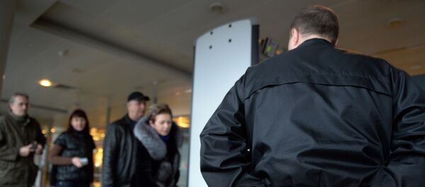 Control de seguridad en el aeropuerto Sheremétievo de Moscú (archivo) - Sputnik Mundo