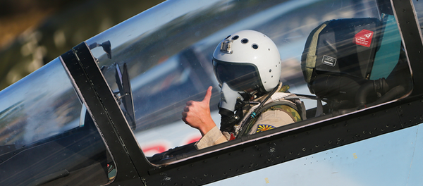 Piloto ruso en el aeródromo de Hmeymim en Siria - Sputnik Mundo