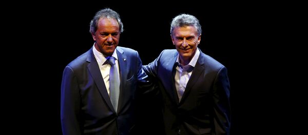 Daniel Scioli (izda.) y Mauricio Macri, candidatos a la presidencia de Argentina Daniel Scioli (izda.) y Mauricio Macri, candidatos a la presidencia de Argentina - Sputnik Mundo