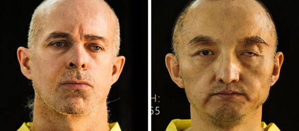 Rehenes Ole Johan Grimsgaard-Ofstad og Fan Jinghui y Fan Jinghui - Sputnik Mundo