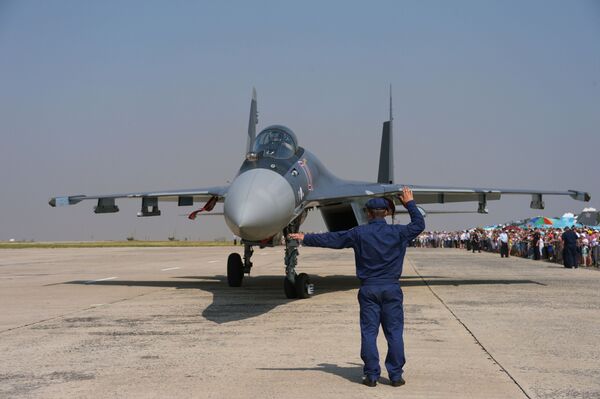 El caza polivalente Sukhoi Su-35 - Sputnik Mundo