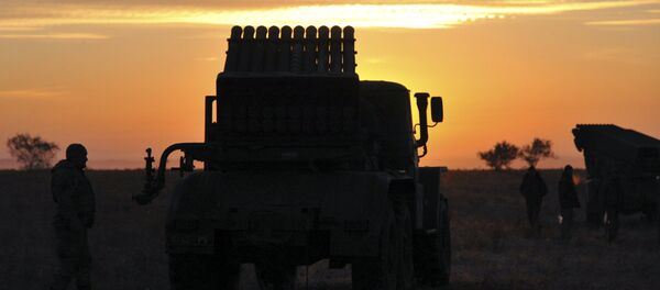 Sistema lanzamisiles múltiple Grad, imágen referencial - Sputnik Mundo