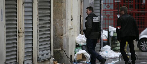 Policía frances en el lugar de tiroteo que se produjo en afueras de París - Sputnik Mundo