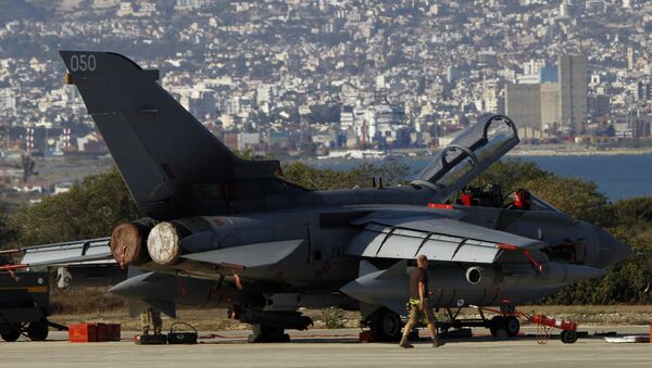 Un avión Tornado de las Fuerzas Aéreas de Gran Bretaña en la base RAF Akrotiri - Sputnik Mundo