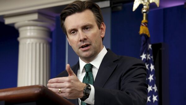 Josh Earnest, secretariode prensa de la Casa Blanca - Sputnik Mundo