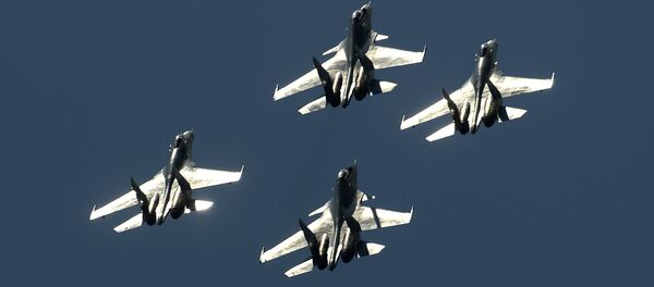 Aviones de combate de Rusia Su-27 y Su-30 - Sputnik Mundo