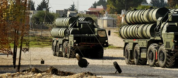 Lanzaderas del sistema S-400 (archivo) - Sputnik Mundo