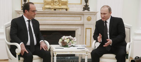 Presidente de Francia, François Hollande y presidente de Rusia, Vladímir Putin - Sputnik Mundo
