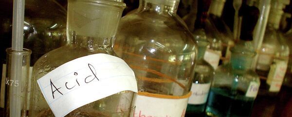 Activistas celebran ley que castiga severamente ataques con ácido en Colombia - Sputnik Mundo