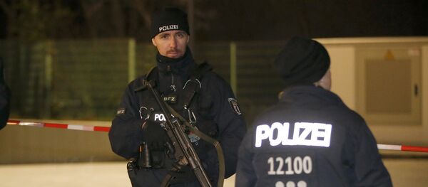 Policías alemanes en Berlín (archivo) - Sputnik Mundo