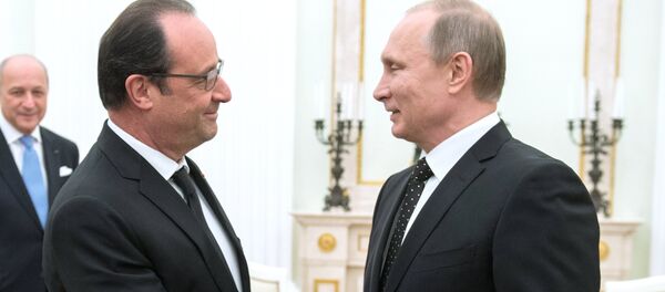 Presidente de Francia, François Hollande y presidente de Rusia, Vladímir Putin - Sputnik Mundo