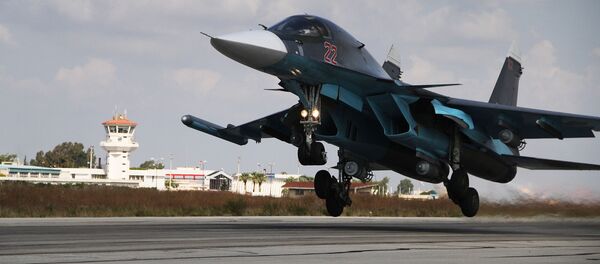 Caza ruso Sukhoi Su-34 en Siria Caza ruso Sukhoi Su-34 en Siria - Sputnik Mundo