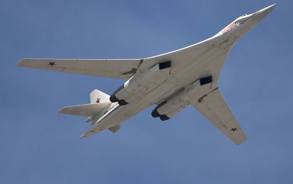 Bombardero estratégico ruso Tu-160 - Sputnik Mundo