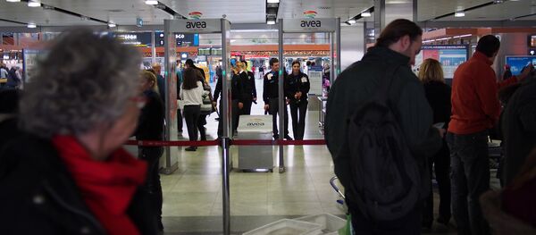 La gente en el Aeropuerto Internacional de Estambul - Sputnik Mundo