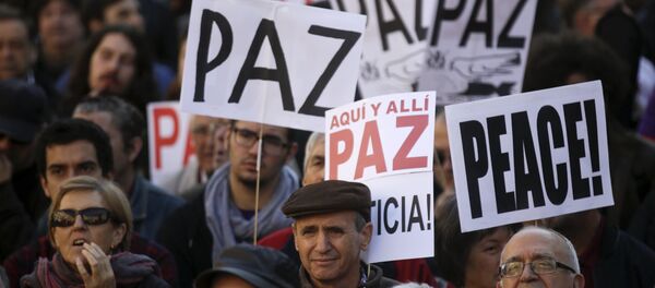 Protestas en contra la guerra en Siria y el terrorismo yihadista en Madrid - Sputnik Mundo