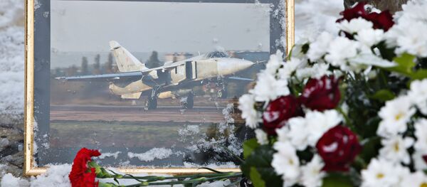 Homenaje a los pilotos del Su-24 ruso derribado por Turquía - Sputnik Mundo