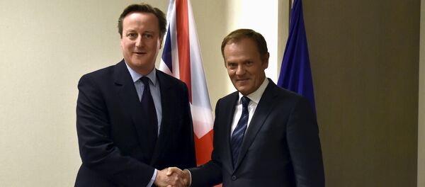 Primer ministro del Reino Unido, David Cameron, y presidente del Consejo Europeo, Donald Tusk - Sputnik Mundo