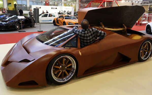 La moda del tuneo en el Salón de Essen Motor Show - Sputnik Mundo