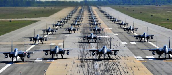 Cazas estadounidenses F-15 Cazas estadounidenses F-15 - Sputnik Mundo