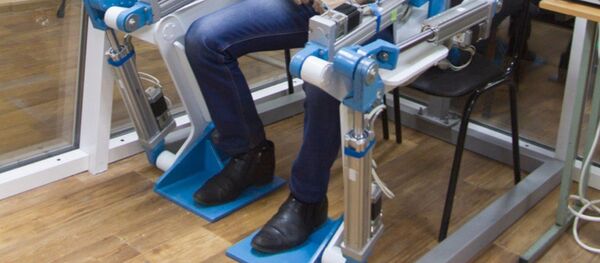 Exoesqueleto inventado por los científicos de la Universidad Sudoeste - Sputnik Mundo