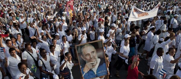Médicos cubanos celebran el  Día Internacional de los Trabajadores en La Habana, Cuba - Sputnik Mundo