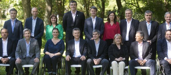 Mauricio Macri, presidente electo de Argentina, con algunos miembros de su nuevo gabinete - Sputnik Mundo