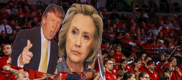 Trump y Clinton, los dos candidatos más populares según encuesta Trump y Clinton, los dos candidatos más populares según encuesta - Sputnik Mundo