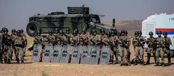 Ejército turco en la frontera entre Turquía y Siria - Sputnik Mundo