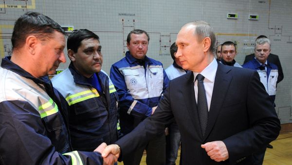 Vladímir Putin, presidente de Rusia, durante el viaje a Crimea Vladímir Putin, presidente de Rusia, durante el viaje a Crimea - Sputnik Mundo