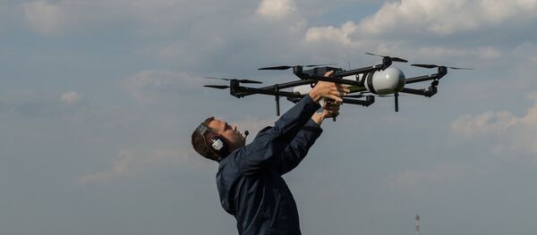 Un dron (Archivo) - Sputnik Mundo