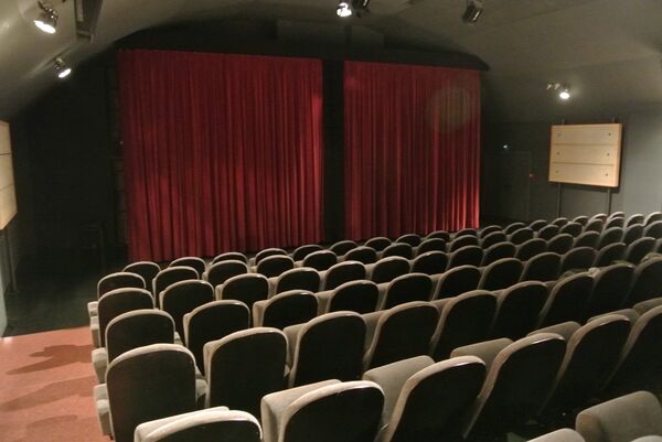 Para Tarantino, VHS es mejor que Netflix: un cineasta averso a esa y otras tecnologías - Sputnik Mundo