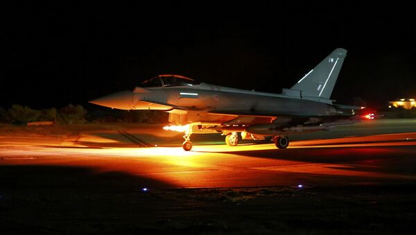 Caza británico Typhoon en la base de Akrotiri eb Chipre - Sputnik Mundo