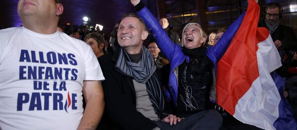 Partidarios del partido francés Frente Nacional - Sputnik Mundo