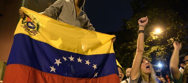 Partidarios de la MUD celebran su victoria en las elecciones parlamentarias - Sputnik Mundo