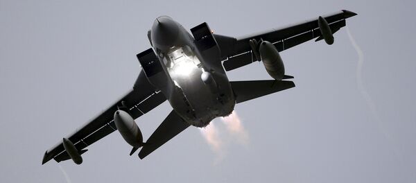 Estado Islámico se enfrenta a Tornado - Sputnik Mundo