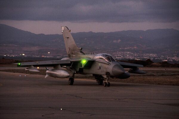 Estado Islámico se enfrenta a Tornado - Sputnik Mundo