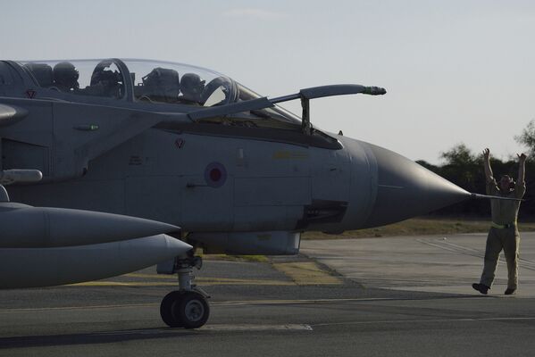 Estado Islámico se enfrenta a Tornado - Sputnik Mundo