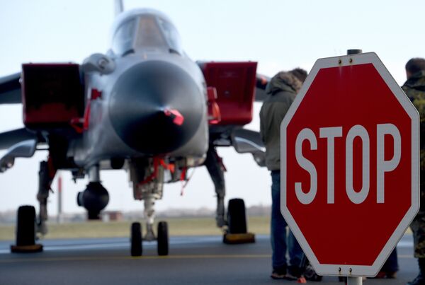 Estado Islámico se enfrenta a Tornado - Sputnik Mundo