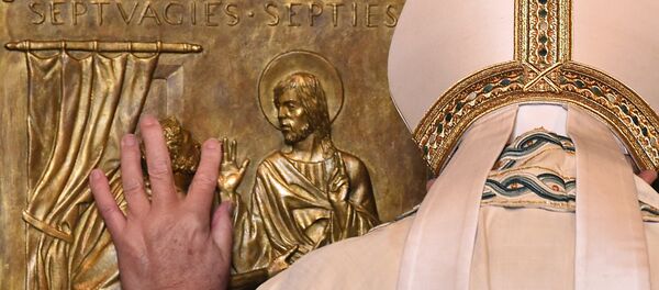 Papa Francisco abre las puertas de la Basílica de San Pedro - Sputnik Mundo