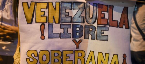 Partidarios de la oposición venezolana celebran la victoria en las elecciones parlamentarias - Sputnik Mundo