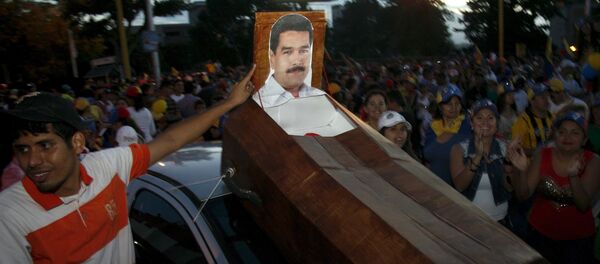 Partidarios de la oposición venezolana celebran la victoria en las elecciones parlamentarias - Sputnik Mundo